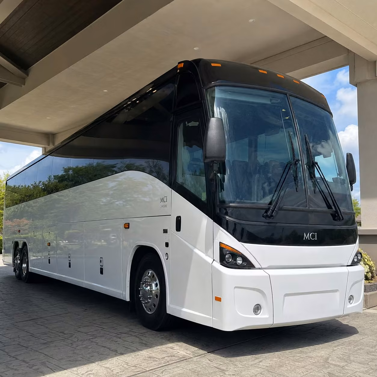 choosing the right bus size for your missouri city employee shuttle route