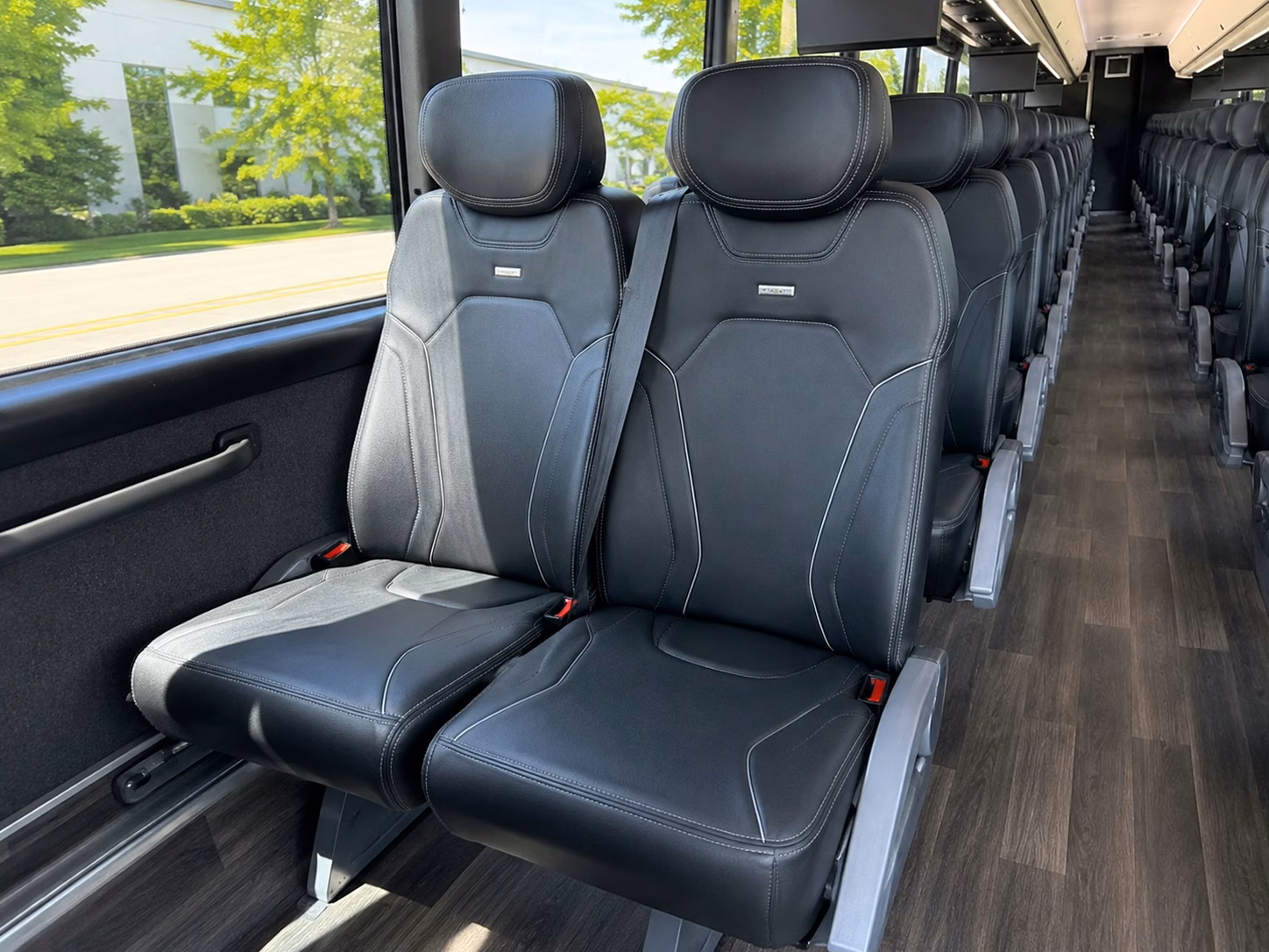 shuttle your wedding guests between missouri city venues without the parking headaches